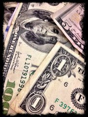 pieniądze w formie papierowej - przykład